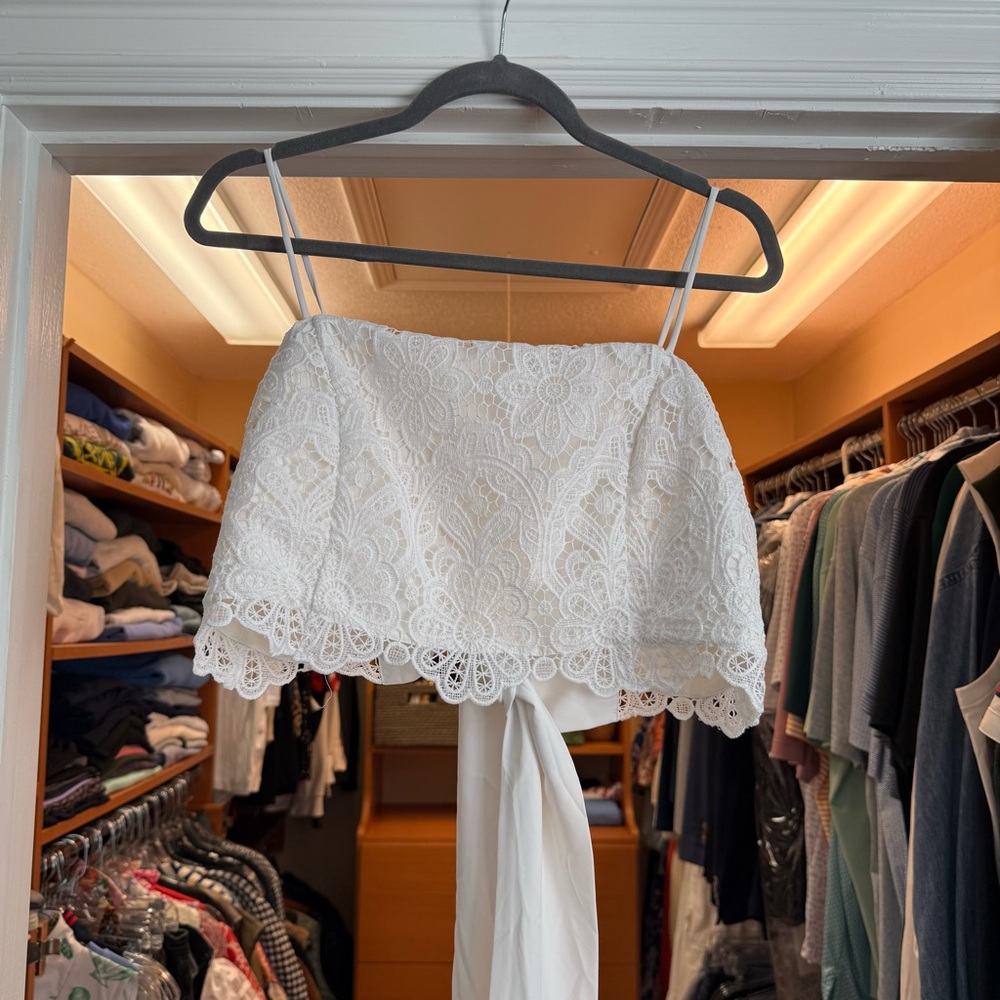 Abercrombie & Fitch Floral Lace White Crop Top
